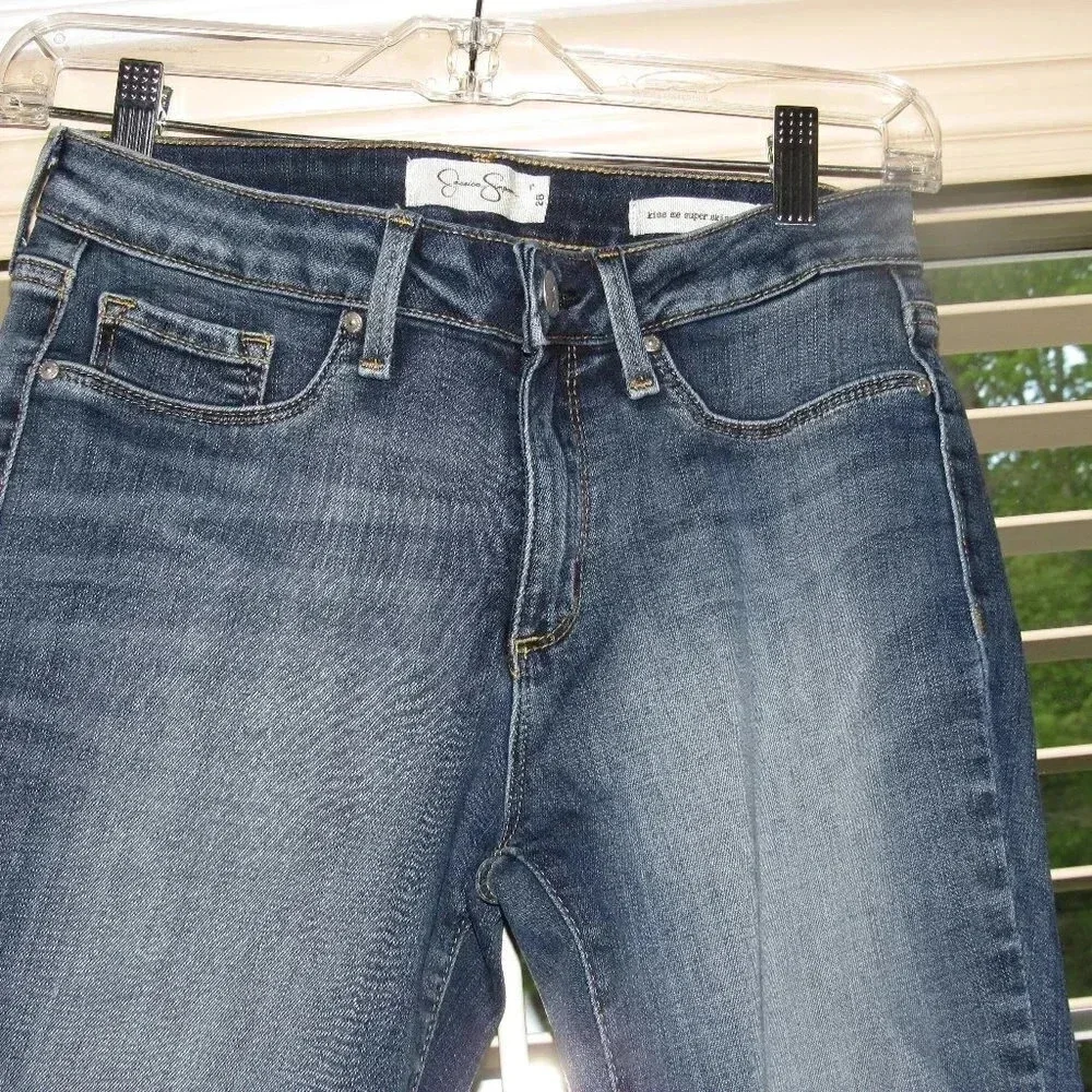 JESSICA SIMPSON Kiss Me Super Skinny Jeans Size 28